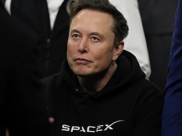 Musk tacha de "imbécil" al principal asesor comercial de Trump; el dueño de Tesla se opone a la política arancelaria