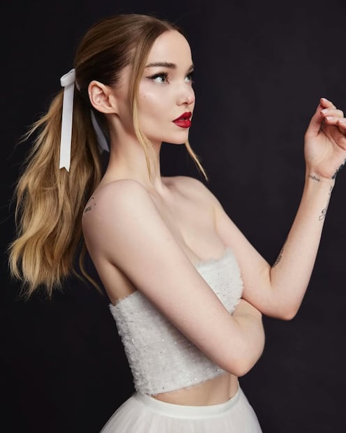 Dover Cameron con coleta y un moño. Foto: Instagram @dovecameron