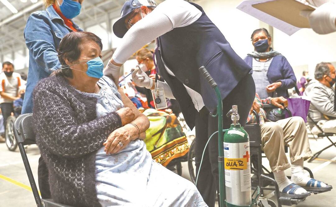 A la fecha, suman 8 millones 740 mil 48 adultos mayores de 60 años vacunados. Foto: ARCHIVO EL UNIVERSAL