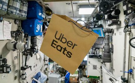 Uber Eats realiza la primera entrega de alimentos en el espacio 