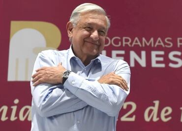 A un día de que cumpla 70 años, le cantan “Las Mañanitas” a AMLO en La Paz, BCS