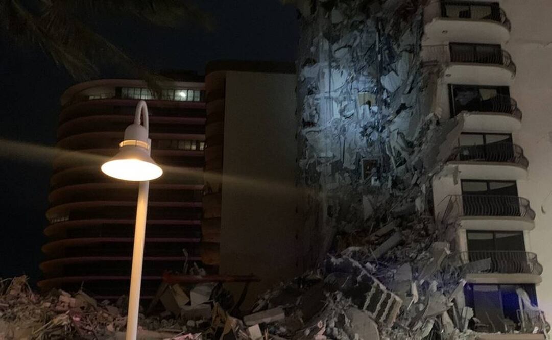 Se derrumba parcialmente un edificio residencial de 12 plantas en Miami