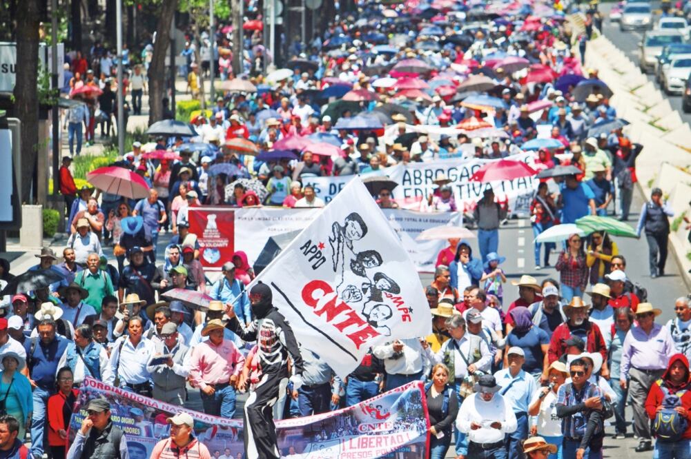 Autoridades de la Ciudad de México informaron que 4 mil 500 personas participaron en la movilización que recorrió del Auditorio Nacional a la calle de Bucareli, en las inmediaciones de la Secretaría de Gobernación (DIEGO SIMÓN. CUARTOSCURO)