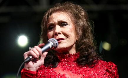 Loretta Lynn sigue hospitalizada tras sufrir derrame cerebral 