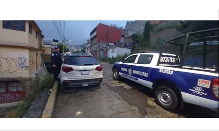 Videos. Delincuentes roban dos camionetas en distintas zonas de Naucalpan y policías recuperan una