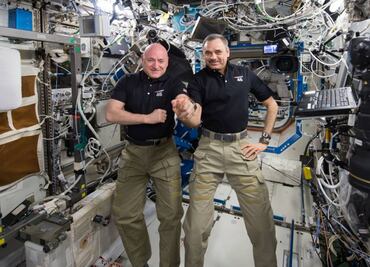 Dos astronautas regresan a la Tierra después de pasar un año en el espacio