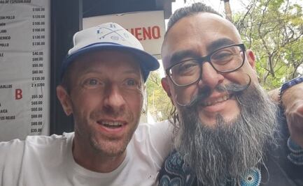 Captan a Chris Martin, vocalista de Coldplay, en una barbería de CDMX: "que suerte tuvo mi cuate"