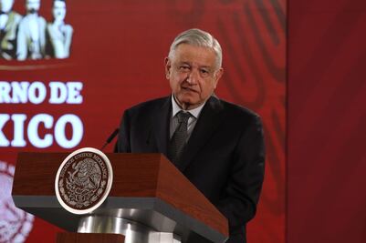 Renuncia de Medina Mora fue por denuncias ante FGR, considera AMLO