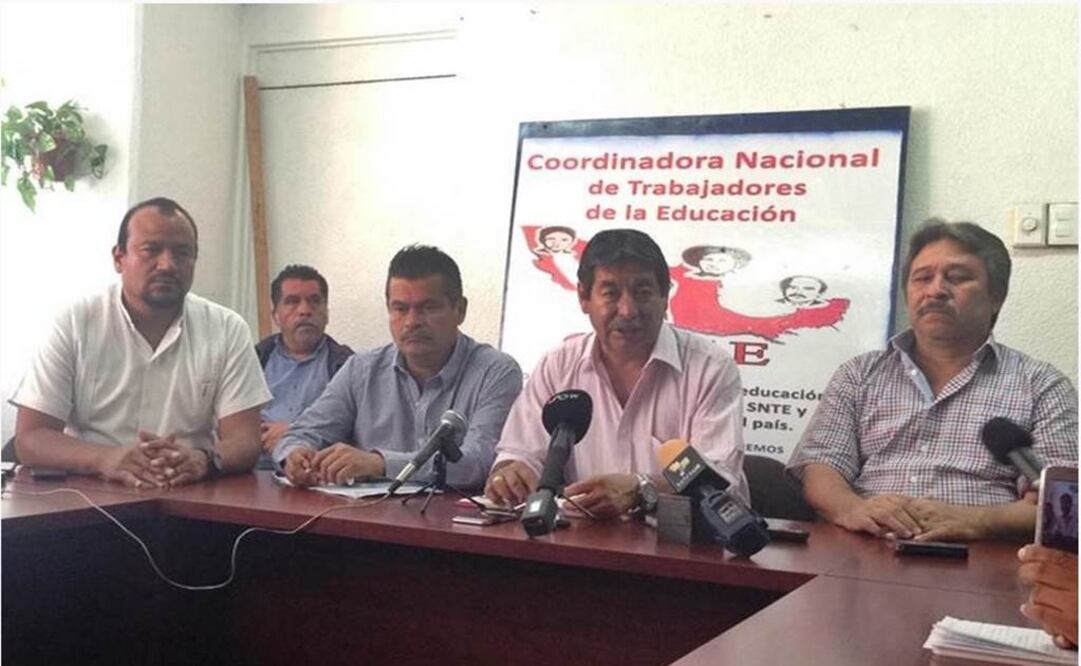 Teachers at the press conference. (Photo: Natalia Gómez )
