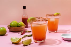 Cómo preparar salsa negra para micheladas