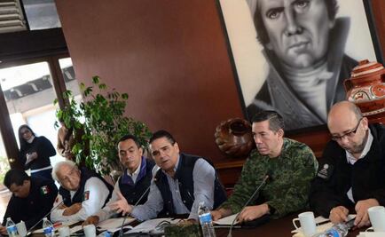 Silvano Aureoles evalúa daños por "Patricia" en Michoacán