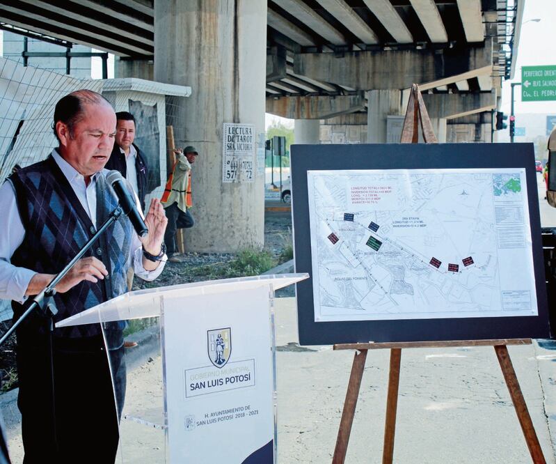 El director de Interapas recordó que 50% de las redes de la ciudad tienen más de 60 años. Foto: Especial