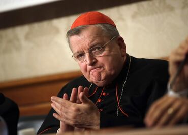 Él es Raymond Leo Burke; el "candidato de Trump" a Papa que se enfrentó a Francisco