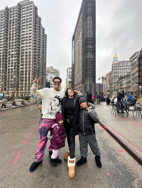 Eduin Caz y su familia celebraron el Año Nuevo en Nueva York.
Foto: Instagram