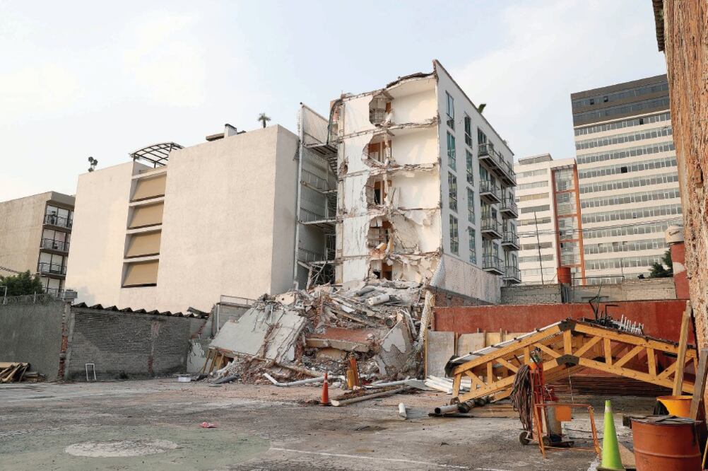 El inculpado presentó seis testigos expertos en construcción, quienes declararon que éste no tiene responsabilidad en el caso (ARCHIVO. EL UNIVERSAL)