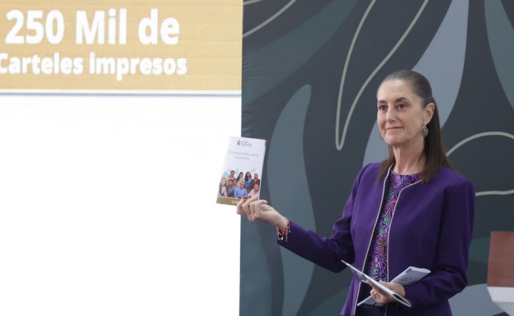 La presidenta Claudia Sheinbaum Pardo, encabeza La Mañanera del Pueblo en la Escuela Secundaria Técnica No.10 “Artes Gráficas”, ubicada en Avenida Dr. Río de la Loza. Foto: Fernanda Rojas/ EL UNIVERSAL