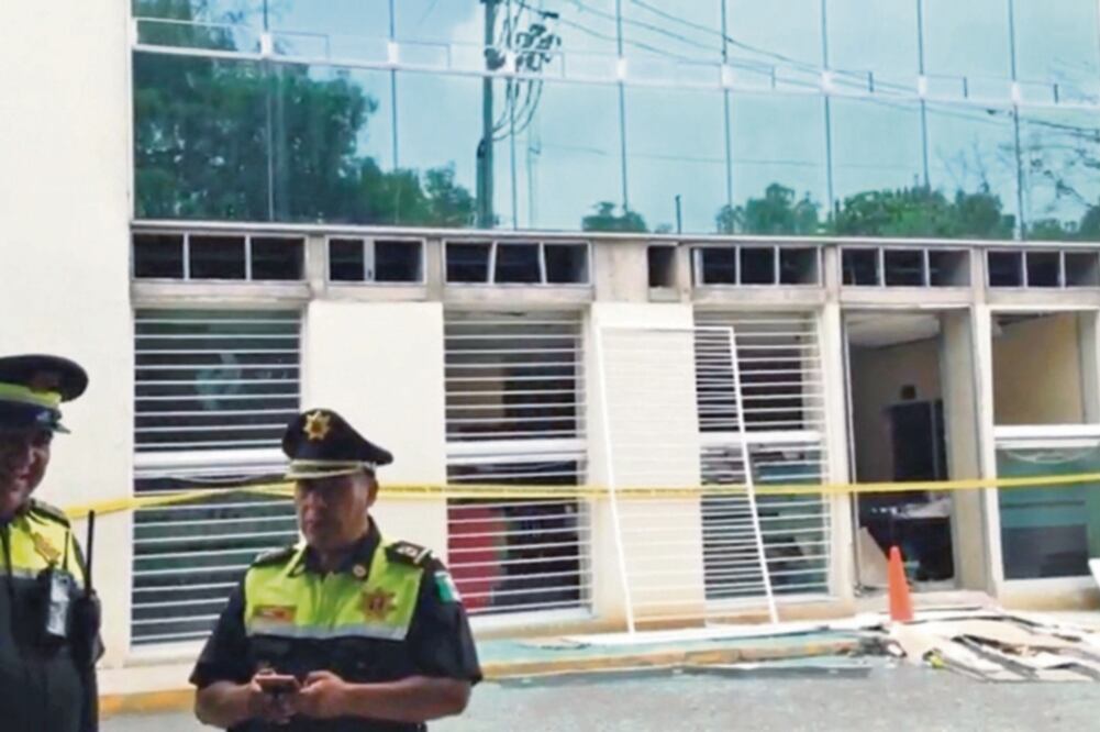 Por la explosión en la zona de juzgados uno de los custodios resultó con lesiones leves, además de que se registraron otros daños en las instalaciones (ESPECIAL)