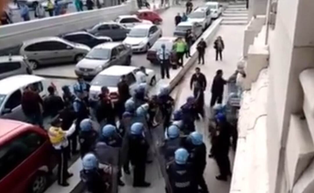 El video de más de 8 minutos es una recopilación del material videográfico existente, captado por testigos. FOTO: Especial