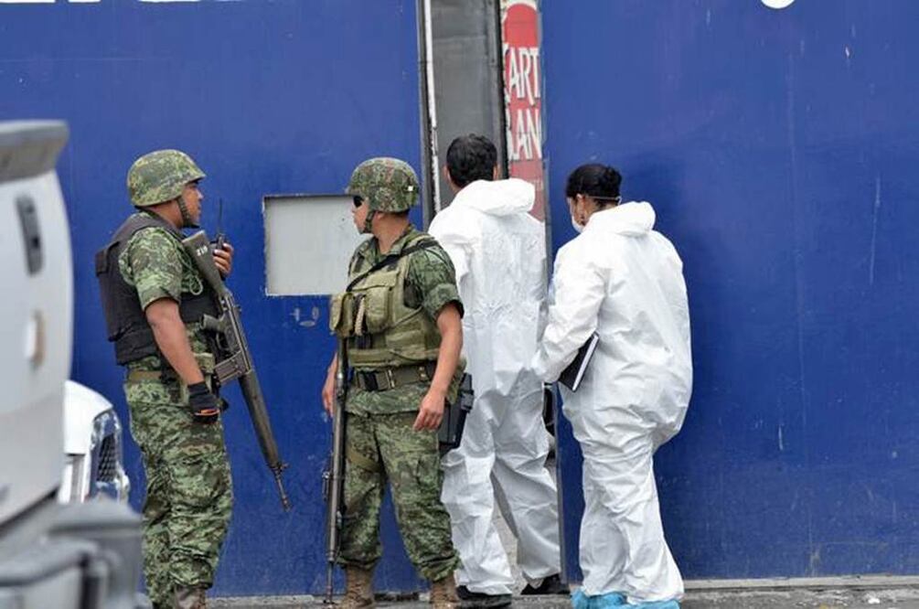 Un grupo de hombres armados asesinó a tiros a diez personas en un centro de reparto de cerveza del municipio de García, ubicado a unos 40 kilómetros de la ciudad de Monterrey