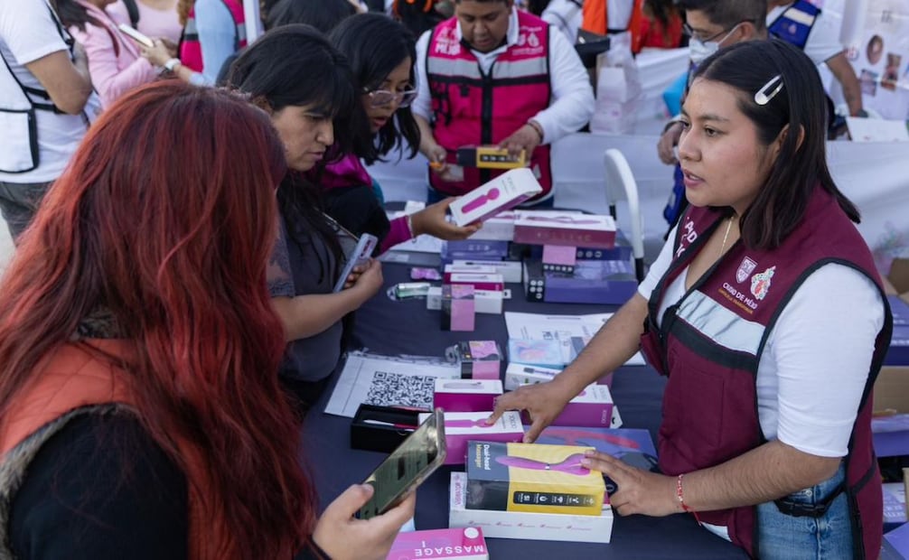 En el evento se regalaron preservativos u juguetes sexuales.
Foto: Hugo Salvador / El Universal