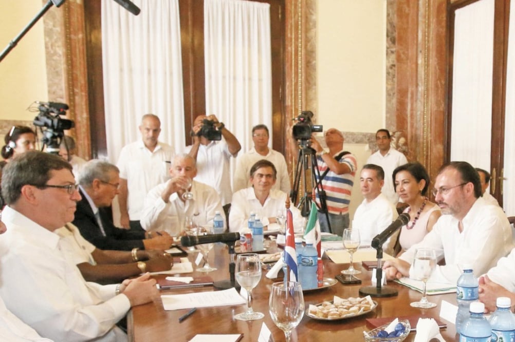 En un encuentro entre el canciller Luis Videgaray y su homólogo de Cuba, Bruno Rodríguez, en La Habana, se revisaron temas de la agenda bilateral. (SRE)