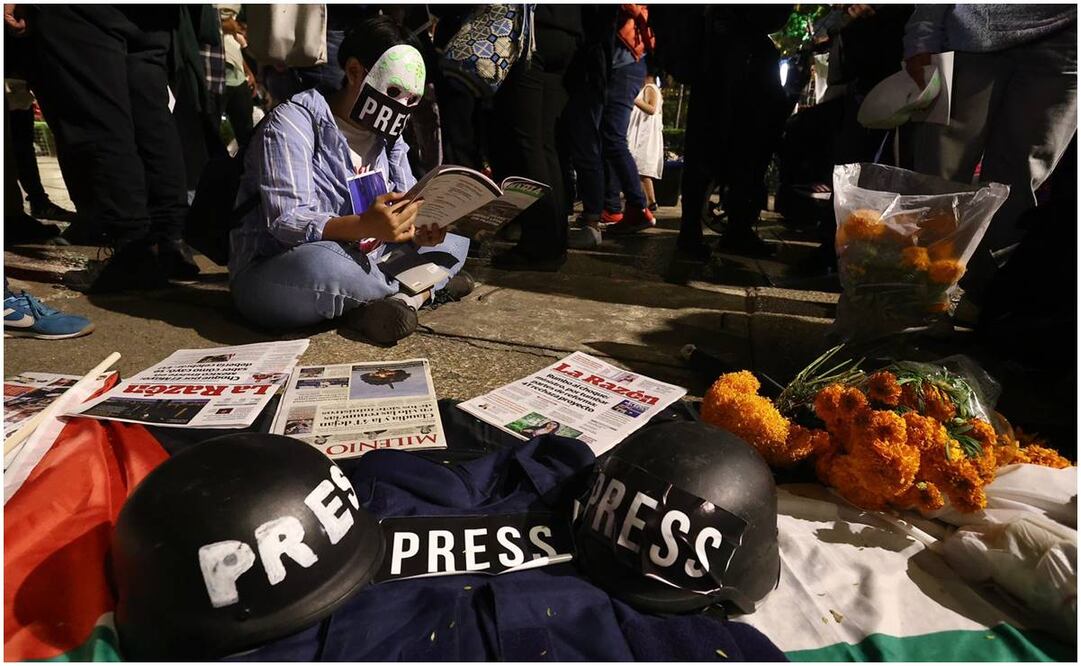 Velada en memoria de los periodistas asesinados en Gaza y México. Foto: Berenice Fregoso / EL UNIVERSAL