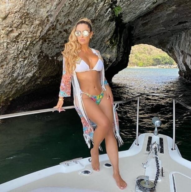 10 famosas en traje de baño luciendo las mejores tendencias 