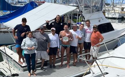 El mexicano Ezequiel Becerril hizo historia en el Reto de los Siete Mares; cruzó nadando al Canal de Kaiwi en Hawái