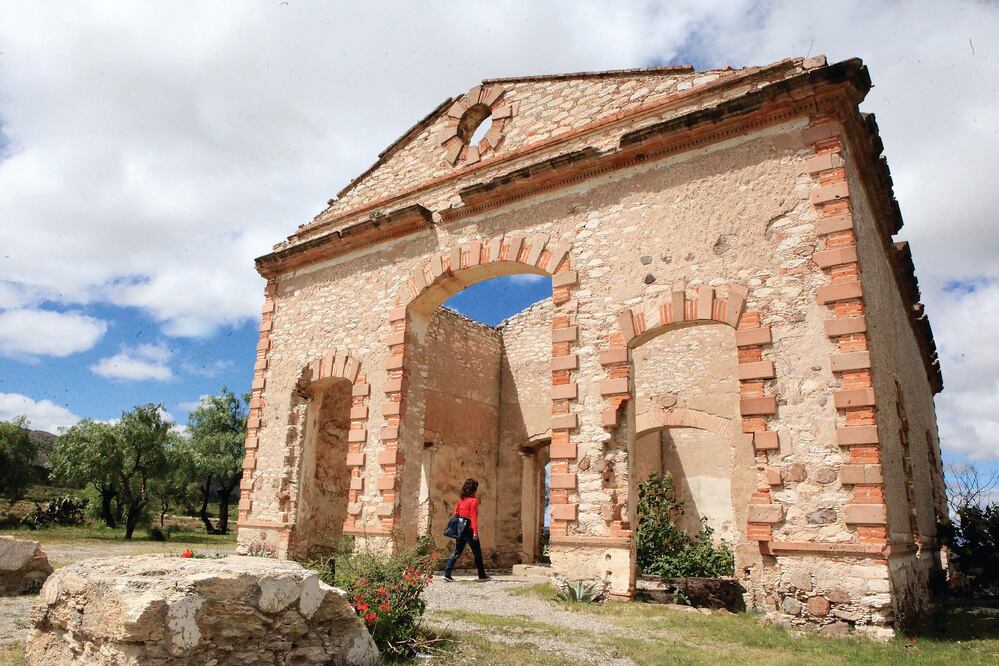 En Pozos, es obligatorio recorrer las ruinas de sus exhaciendas mineras. (Foto: Archivo El Universal)