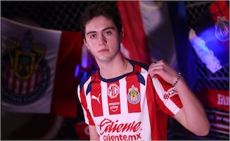 Brian Gutiérrez, refuerzo de Chivas, se une a la lista de no nacidos en México que llegaron al Guadalajara