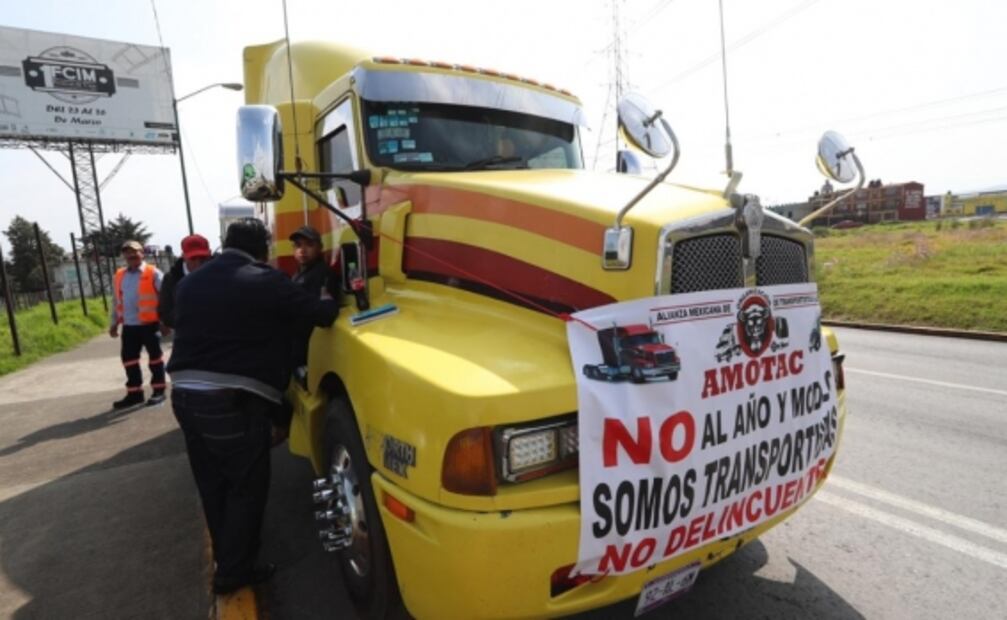 Transportistas mexiquenses van a CDMX; descartan bloqueo en la México-Toluca