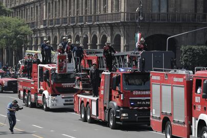 Tras 29 años, participan bomberos de la CDMX en Desfile Militar