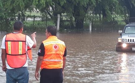 “Narda” deja inundaciones en Lázaro Cárdenas, Michoacán
