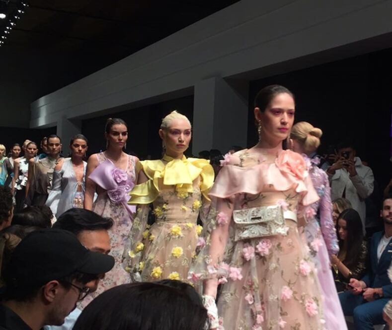 La colección primavera-verano 2018  "Flor de Teresa" de Benito Santos. (Fotos: Diana Luna)