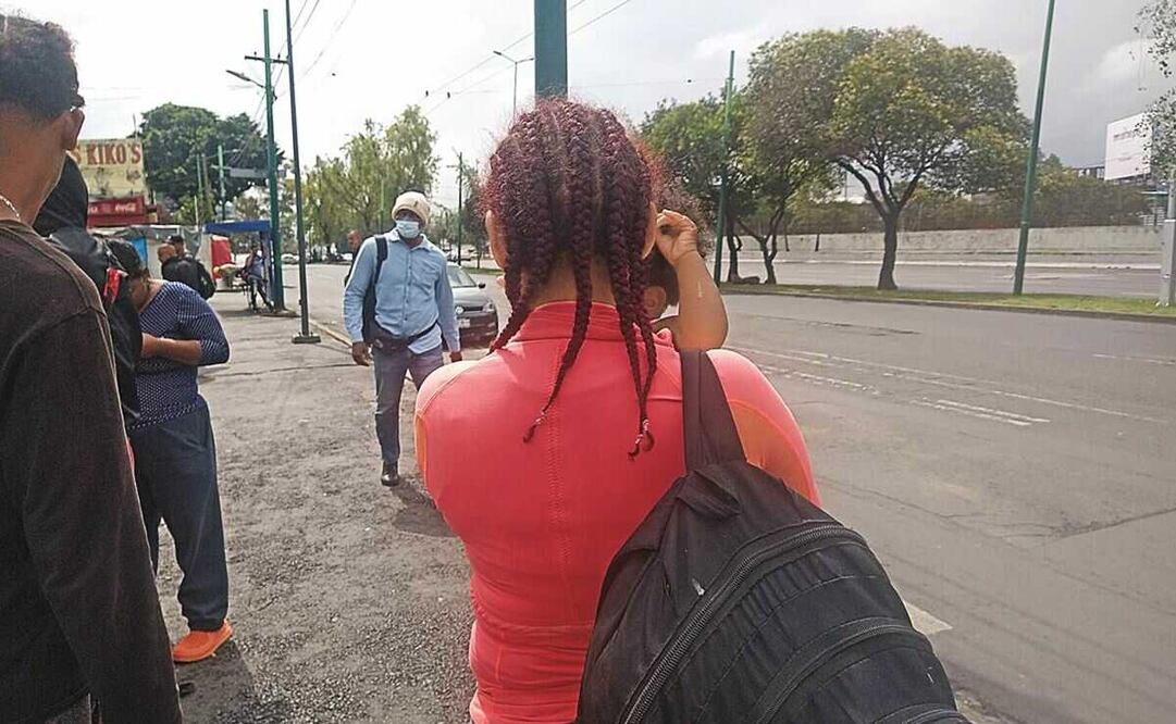 Tras más de mes y medio de travesía desde Venezuela, Alejandra pernocta junto con sus tres hijos en la terminal de autobuses. No sabe si seguir el viaje o quedarse aquí. Foto: Juan Carlos Cortés/ EL UNIVERSAL