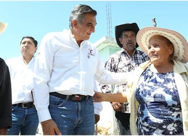 Damnificados por Tormenta "Alberto" reciben llaves de su nueva casa; agradecen apoyo del gobierno de Tamaulipas