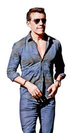 Adrián Uribe estrena reloj