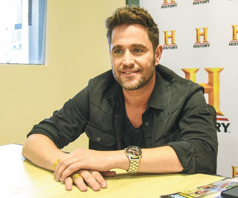 El argentino pasa 12 horas al día grabando en el estudio. Foto: NICOLE TREJO. EL UNIVERSAL