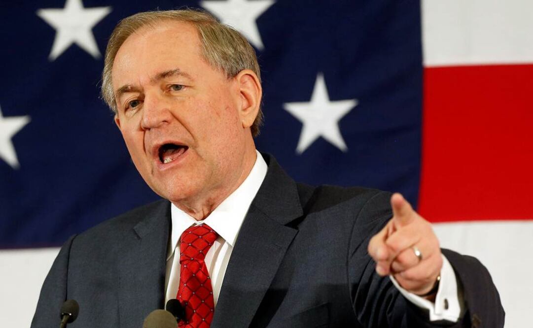 Su escaso nivel de notoriedad entre el público y en los medios, y la saturación de candidatos republicanos no han echado atrás a Gilmore, que hoy entregó la documentación necesaria para formalizar su candidatura    Foto: AP