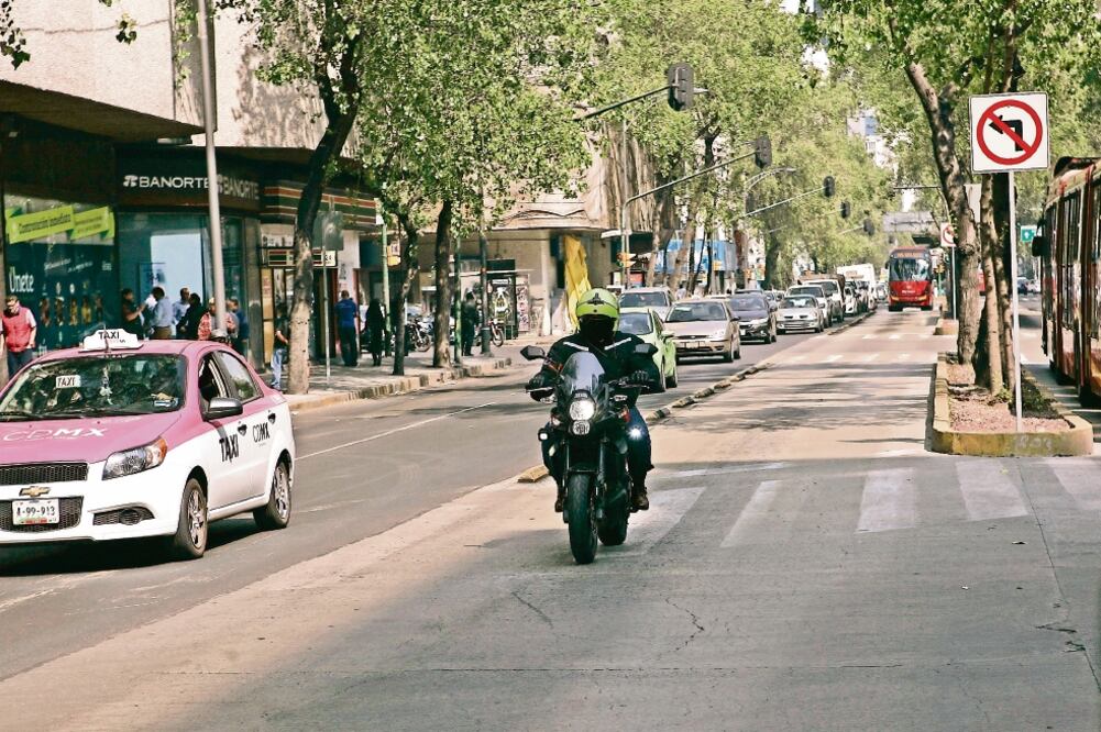 Pese a que en 2016 hubo factores que impulsaron la venta de motocicletas, la gente aún duda de comprar una debido a la falta de cultura vial (ARCHIVO EL UNIVERSAL)