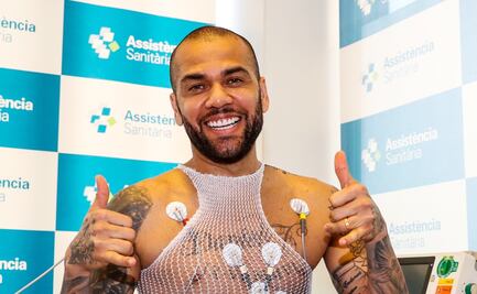 Dani Alves pasa con éxito las pruebas médicas con el Barcelona 