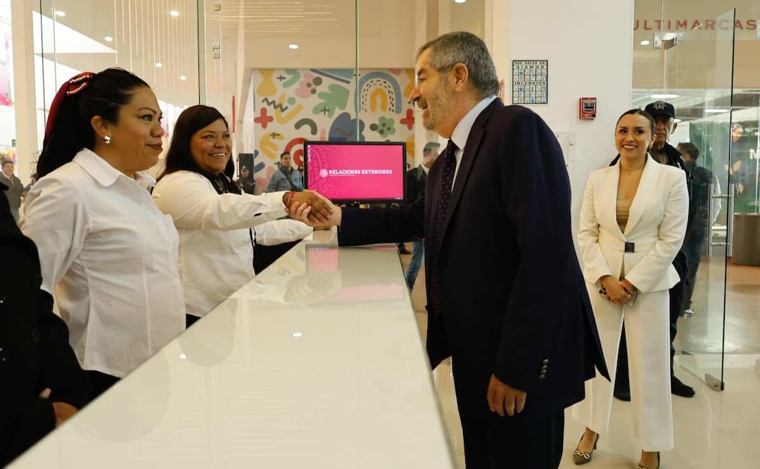 Canciller De la Fuente durante supervisión de nueva oficina de pasaportes en Valle de Chalco, Edomex (21/08/2025). Foto: Especial