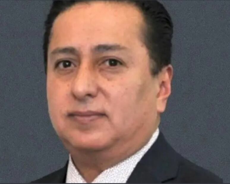 Funcionario de Fiscalía CDMX se vacuna contra Covid; lo cesan