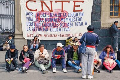 CNTE pide voto para Morena
