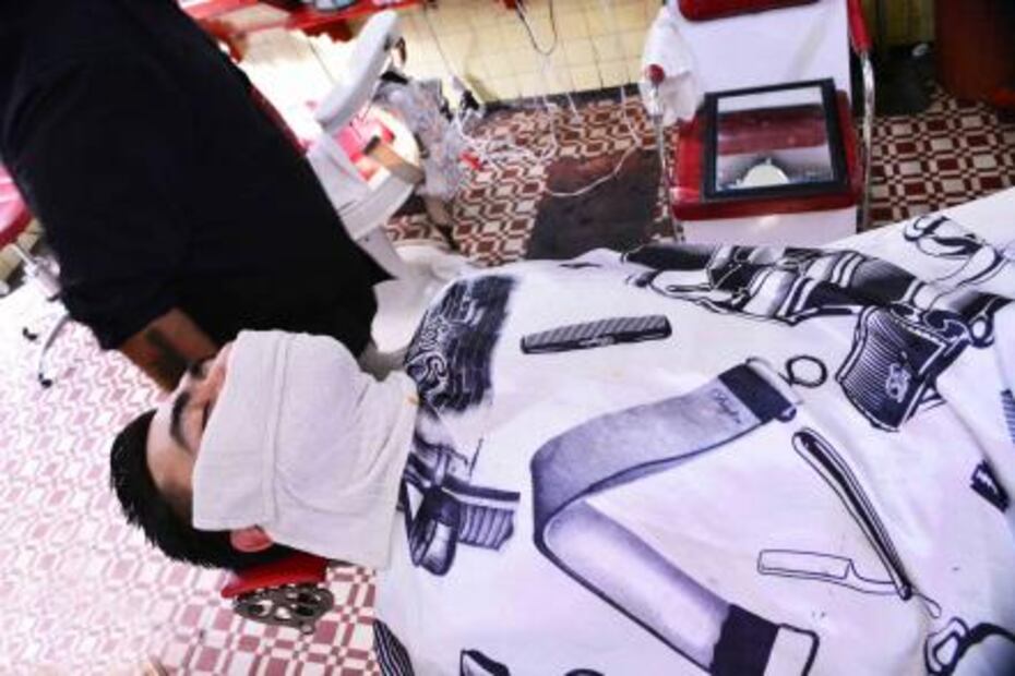 Barberos, oficio que mantiene su esencia