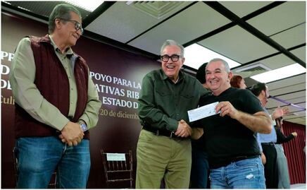 Rubén Rocha Moya entrega 25 mdp al sector pesquero de Sinaloa; registra escasa producción de camarón