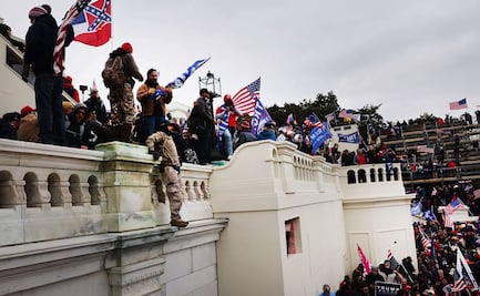 Bandera confederada y otros símbolos de odio presentes en los disturbios del Capitolio
