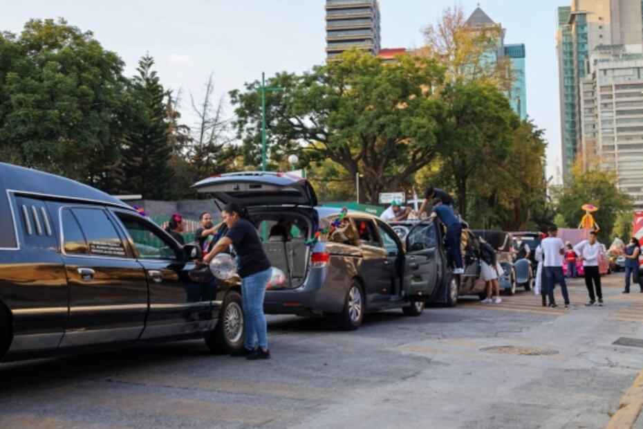 Arranca la primer caravana de carrozas de Día de Muertos en la CDMX
