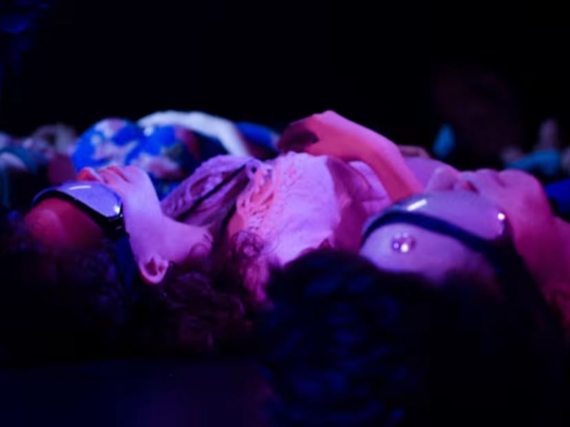 La experiencia se vive en un espacio íntimo de la Roma Norte, diseñado para desconectarte del exterior y conectar contigo.

Foto: Fever