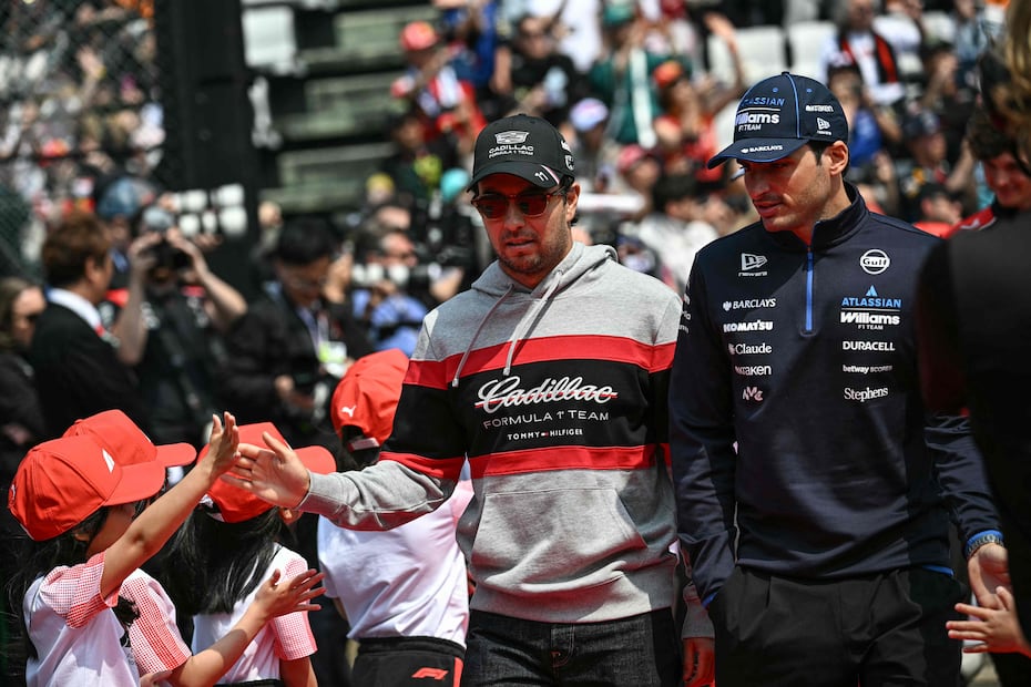 Sergio "Checo" Pérez y Carlos Sainz en el Gran Premio de Japón - Foto: AFP